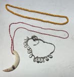 Een wirwar van drie Papoea-halskettingen - Hoglanden en het