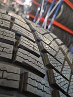 255/40/18 99YFSL.XL VREDESTEIN WINTERBANDEN NIEUW MEGA ACTIE, Auto-onderdelen, Banden en Velgen, Ophalen, 18 inch, 255 mm, Nieuw