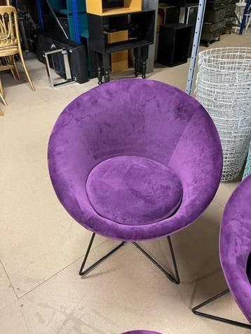 stoel met kruk we hebben er 4 stuks staan, Huis en Inrichting, Ophalen, Minder dan 50 cm, Minder dan 75 cm, Zo goed als nieuw