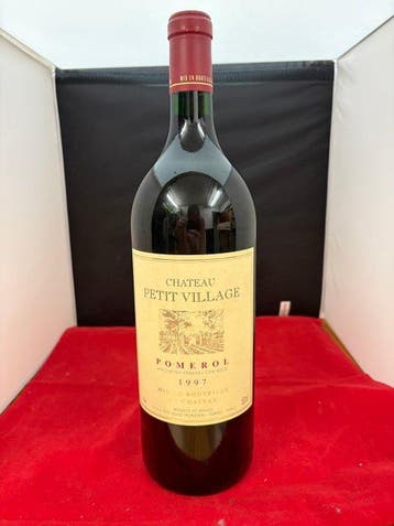 1997 Chateau Petit Village - Pomerol - 1 Magnum (1,5 L), Nieuw