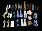 Japanese - Beeld, Unique Set of 30 / Pottery Chopstick Rest, Antiek en Kunst