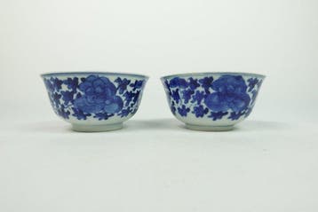 Paar blauw-witte pioen-scrollkommen - Porselein - China -