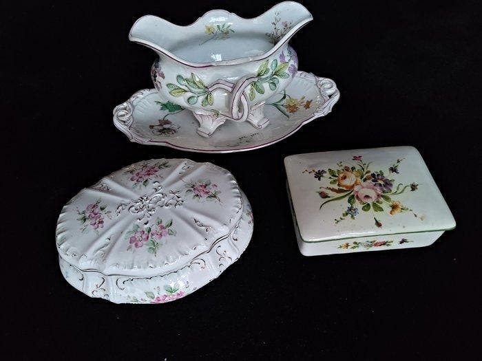 Tafelservies (3) - Keramiek - Collectie van 3 keramische, Antiek en Kunst, Antiek | Glas en Kristal