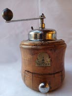 Armin Trusser - Koffiemolen - hout en staal