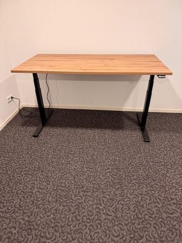 Diverse nieuwe showroommodellen en gebruikte zit-sta bureaus, Vergader- of Presentatieruimte, Ophalen of Verzenden, Gebruikt, Bureau