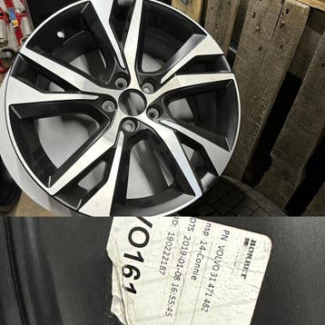 Originele Volvo velg, R-design of Inscription. 1 op voorraad, Auto-onderdelen, Banden en Velgen, Ophalen of Verzenden, Gebruikt