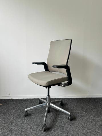 Ahrend 2020 Verta bureaustoel - refurbished - Beige stofferi, Werkplek, Ophalen of Verzenden, Gebruikt, Stoel