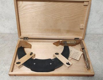 Smooth micrometer type MK (MK-200). Kirov Instrument Plant,