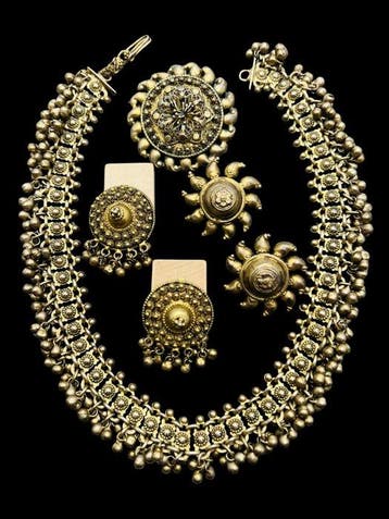 Traditionele verfijnde vintage gouden bolketting en