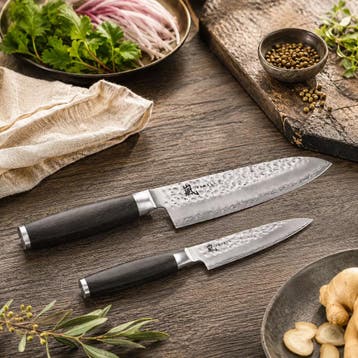 Yaxell Taishi – 2-delige Messenset – Santokumes 16,5 cm, Ophalen of Verzenden, Nieuw, Rvs of Chroom
