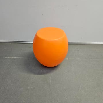 De Vorm Tumbly balanskruk - oranje kunststof, Huis en Inrichting, Ophalen of Verzenden, Nieuw