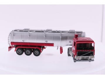 Schaal 1:50 Tekno Volvo F12 turbo met tankoplegger. #2821, Hobby en Vrije tijd, Ophalen of Verzenden, Zo goed als nieuw, Tekno