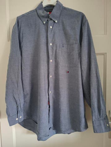 Tommy Hilfiger x Shawn Mendes overhemd blauwgrijs chambray, Kleding | Heren, Overhemden, Zo goed als nieuw, Blauw, Tommy Hilfiger x Shawn Mendes