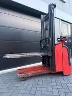 Dubbel heffende stapelaar met nieuwe batterij, Zakelijke goederen, Machines en Bouw | Heftrucks en Intern transport, Stapelaar