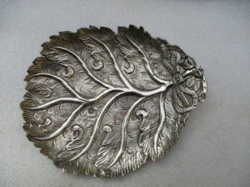 Bak - Schaal, opbergschoteltje. Massief zilver (800?), 83 g., Antiek en Kunst