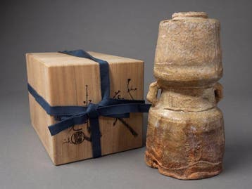 Fine Japanese Vintage Hagi Ware Pottery Flower Vase