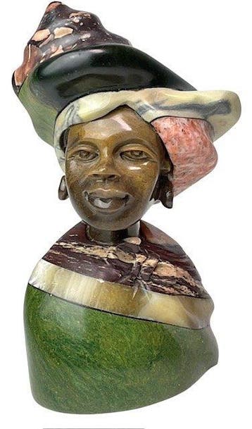 Beeldje - Xhosa vrouw met hoed - M.R. Shongwe - Marmer,