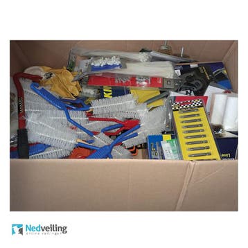 Grote doos met allerhande ca 50 artikelen