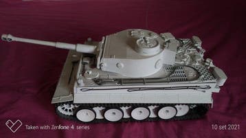 Tamiya, Kyosho 1:16 - Model militair voertuig (10) - Modello
