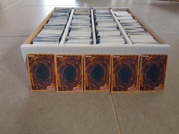 Konami - 4000 Bulk kaarten - Yu-Gi-Oh!, Hobby en Vrije tijd, Nieuw