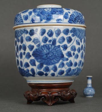 Kangxi (1662-1722) - Pot - Pioenen, Chrysanten en loof -, Antiek en Kunst