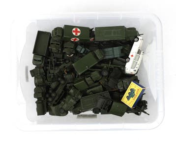 Militaire voertuigen door Dinky Toys, Engeland, ca. 1960, Gebruikt