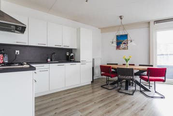 Te huur: Appartement Waldorpstraat in Den Haag, Den Haag, Appartement, Zuid-Holland