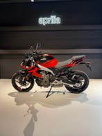 Aprilia Tuono 457cc (bj 2026), Motoren, Motoren | Aprilia, 2 cilinders, Minimaal motorrijbewijs A2, 12 t/m 35 kW, Naked bike