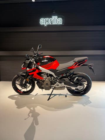 Aprilia Tuono 457cc (bj 2026), 2 cilinders, Minimaal motorrijbewijs A2, 12 t/m 35 kW, Naked bike