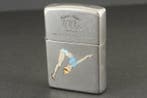 Zippo - Alberto Vargas 100th anv - Zakaansteker - Verzilverd, Verzamelen, Nieuw