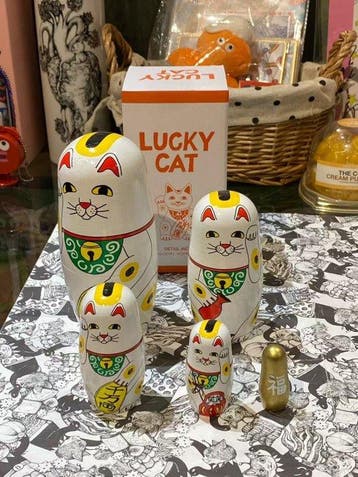 Detail Inc. × Midori Komatsu - Speelgoed Lucky cat themed