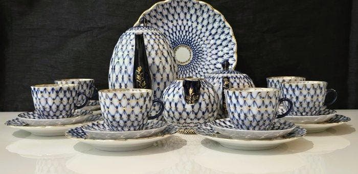 Lomonosov - Koffieservies (22) - Cobalt Net - Porselein, Antiek en Kunst, Antiek | Meubels | Tafels