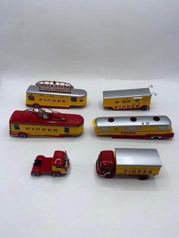 IXO 1:64 - Model vrachtwagen (6) - Cirque Pinder, Nieuw