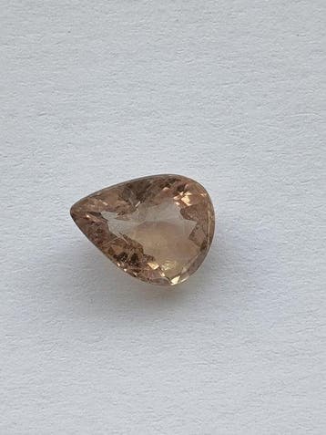 1 pcs Bruin, Roze, Geel Saffier - 3.93 ct - International, Nieuw