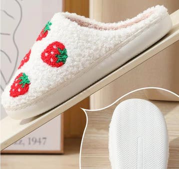 Aardbei Pantoffels | Pluche Gevoerd | Maat 36 tot 45 | Sale, Kleding | Dames, Verzenden, Nieuw, Pantoffels of Sloffen