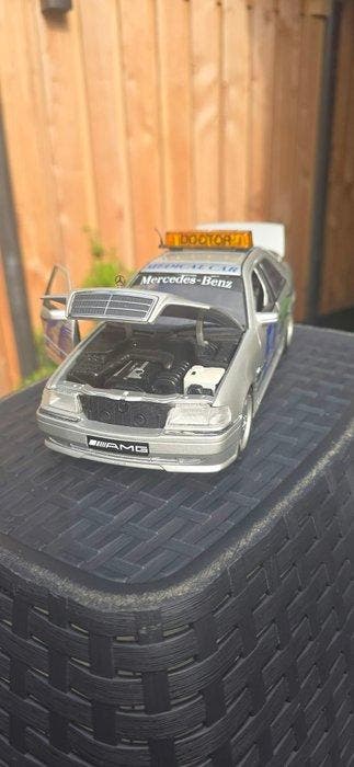 UT 1:18 - Model sportwagen - Mercedes-Benz C-Class AMG, Nieuw