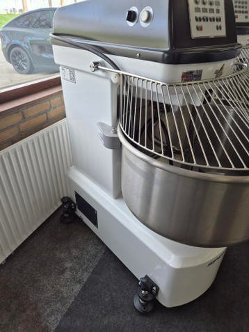 Spiral mixer SM2-60TW nieuw in veiling, Zakelijke goederen, Horeca | Keukenapparatuur, Nieuw in verpakking, Bakkerij en Slagerij