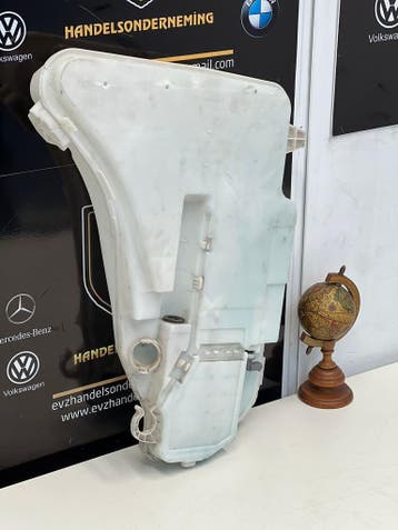 BMW 5 serie Touring ruitensproeiertank 8050439, Auto-onderdelen, Gebruikt, BMW