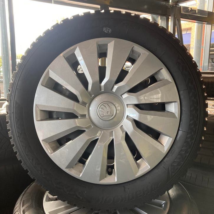 Skoda Scala | 16” winterset winterbanden + velgen | 1025-41, Auto-onderdelen, Banden en Velgen, 16 inch, Winterbanden, 205 mm