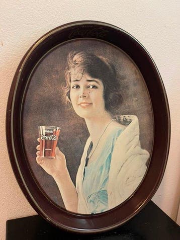 Vintage Coca-Cola serveerblad met damesportret – ovaal