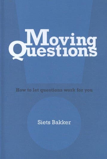 9789492331618 Moving Questions | Tweedehands, Boeken, Verzenden, Zo goed als nieuw, Siets Bakker