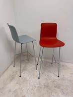 Gebruikte Vitra Hal High stool kruk rood en blauw, Vergader- of Presentatieruimte, Ophalen of Verzenden, Gebruikt