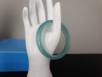 Natuurlijke aquamarijn edelsteen getest / Cirkel: 18 cm -