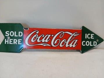Coca-Cola - Emaille reclamebord/ pijl Sold here -, Antiek en Kunst