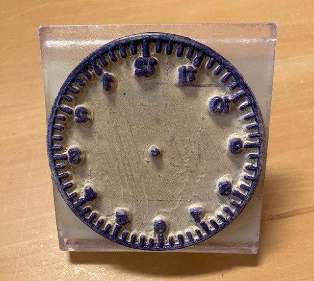 Vintage stempel leren klokkijken met kunststof houder, Boeken, Schoolboeken, Verzenden