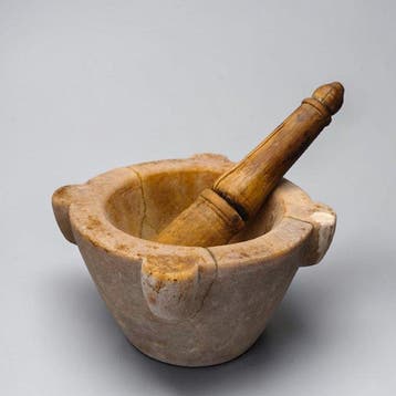 French Antique - Vijzel - Steen, Hout