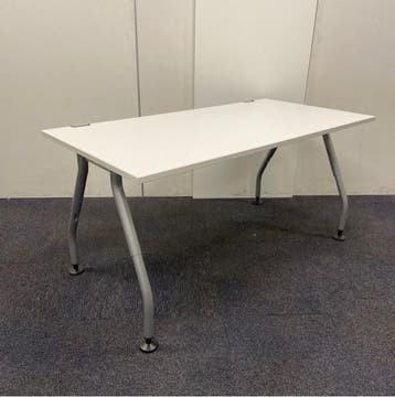 werndl verstelbaar bureau, 160x80cm, wit blad - grijze poten, Huis en Inrichting, Bureaus, Ophalen of Verzenden, In hoogte verstelbaar