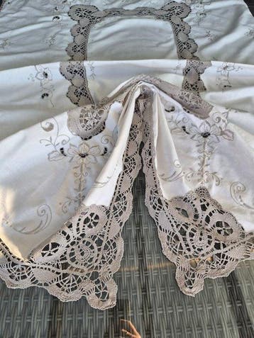 Tafelkleed - 152 cm - 102 cm - Antiek tafelkleed met kant