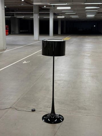 FLOS Spun Light Vloerlamp Zwart | NIEUWSTAAT, Zo goed als nieuw, 150 tot 200 cm, E27 (groot), Ophalen of Verzenden