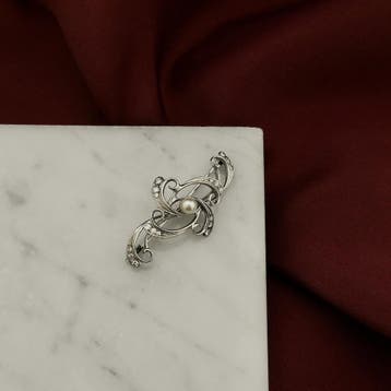 Witgouden art nouveau broche gezet met parel en diamant;..., Gebruikt, Ophalen of Verzenden, Met edelsteen, Goud